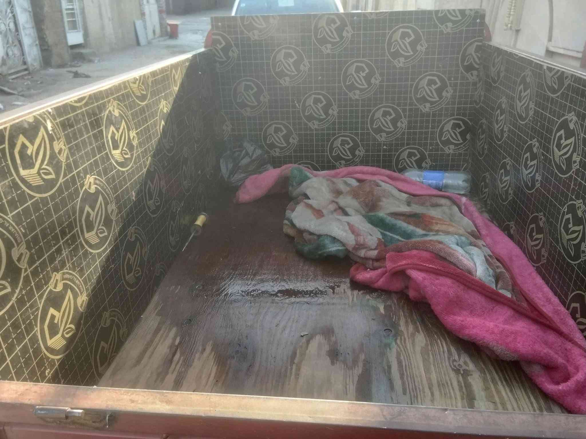 سلام عليكم ستوتة دايوان موديل 2020مكينة تخبل ناعمة و نشطة كهربائيات كلها شغالة نكرة بكوقت اوراق كاملة ممتعوبة لين اشتغل ثلج بيها سعر 1200 و بيها مجال مكاني بغداد المين الثانية شارع الرامل رقم ***********
