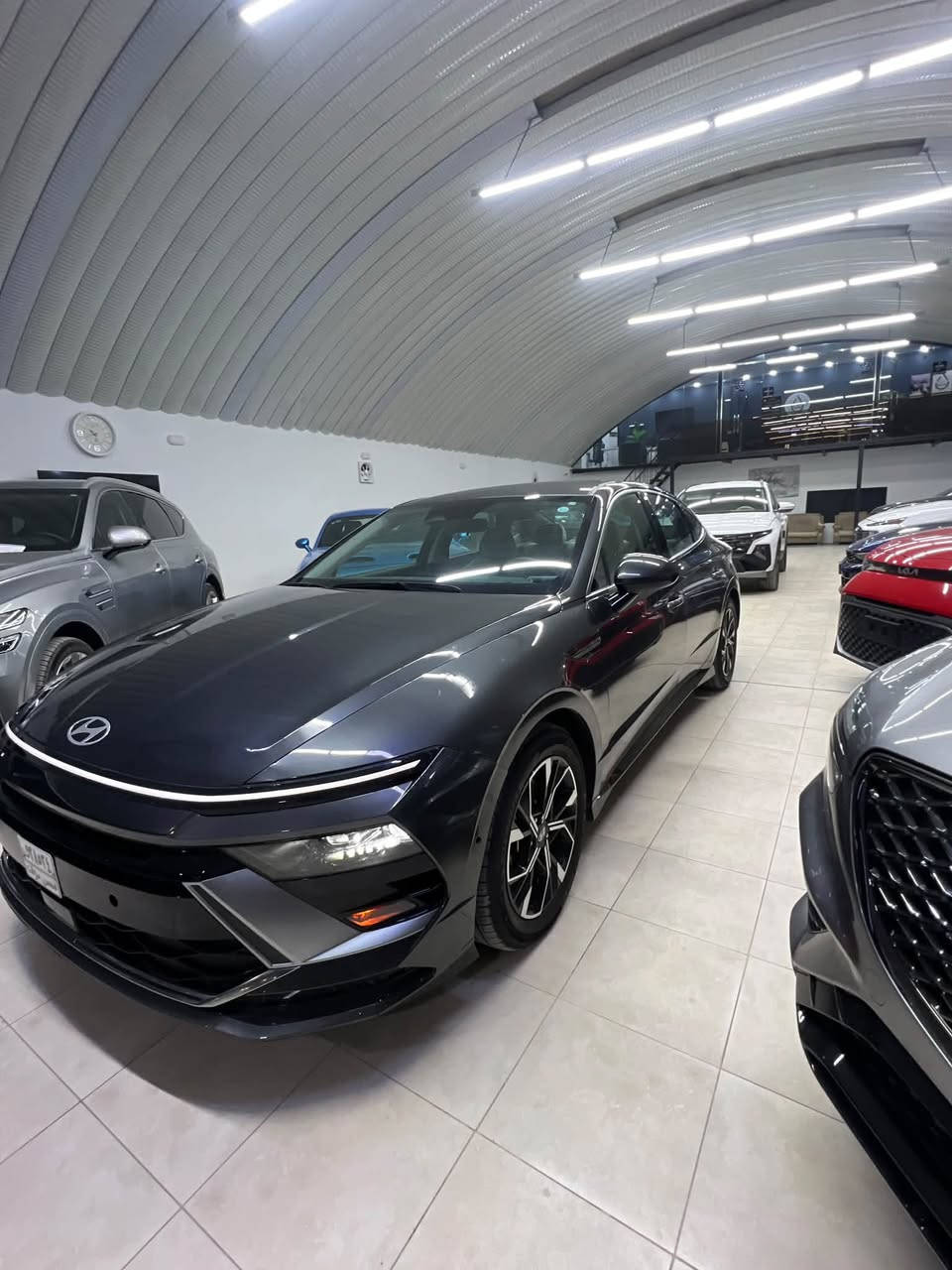 من صالة عرض شركة جميرا
Hyundai Sonata 2024 
هونداي سوناتا 2024 
بدون ايرباك جاملغ ايمن مبدل نفس اللون 
ماشيه 13 mile 
داخل ابيض بدون رقم تترقم المحافطة الي تعجبك 
للأستفسار م. أمير جميرا 
***********
