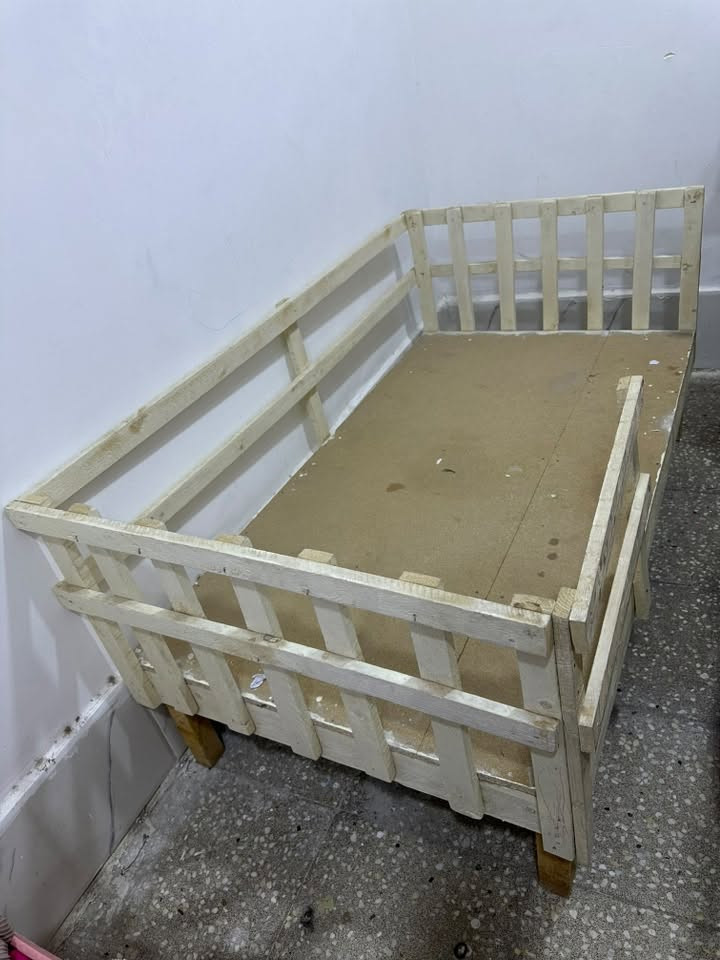 جربايه طفل لحد عمر ١١سنه  نجاره جديده سعر ٦٥// ***********‬
