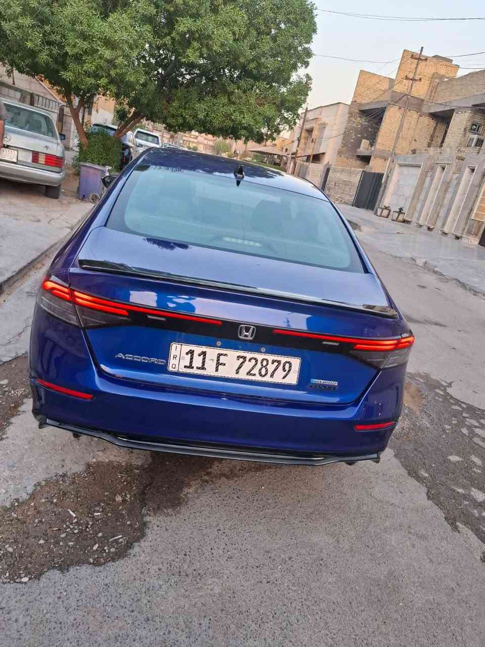 يارزاق يا كريم يا الله 
هوندا اكورد هايبرد موديل 24 سبورت L 
بدون صبغ بدون تبديل بدون ايرباك 
فقط دعاميه امامي مبدله او مصبوغه 
حادث بارد قليل جاملغ امامي ايمن وبارد شفت بنيد قليل كلش 
صور أمريكا والشاصي موجودات 
مرقم بغداد حره بأسمي 
السعر 188 قفل بدون احراج 
هاتف ***********
