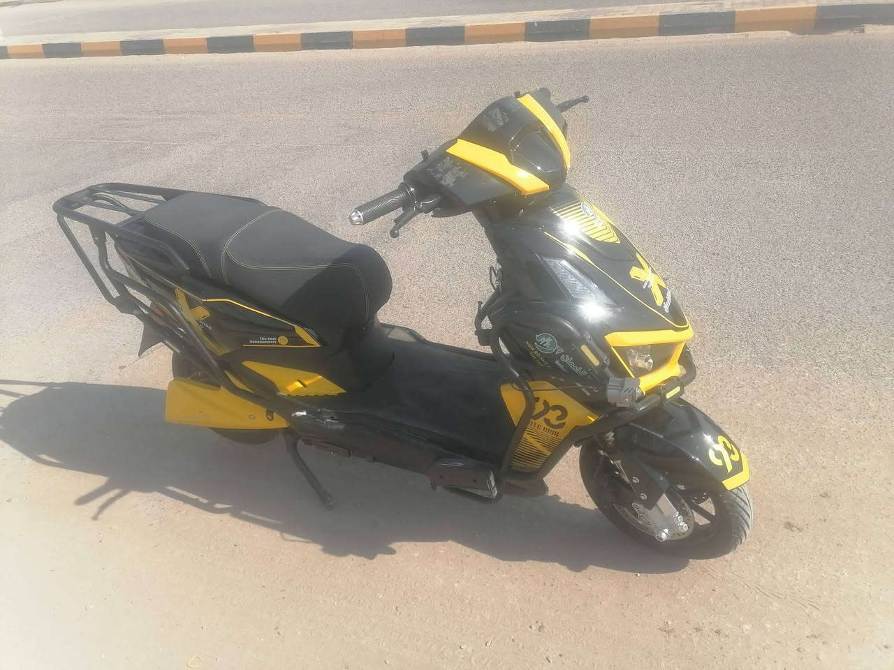 LR
2026 زيرو صار شهر  من طالعه من الوكيل  
فوووول مواصفات بصمه مكفوله من الشخط 
بالعافيه عالياخذها شاحنها بس مرتين***********
اخذتها مليون  و300 قيم باليرضي الله
