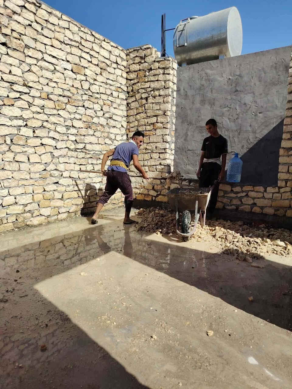 سلام عليكم  / يوجد كادر عمل جاهز/ تصعيد مواد/ تنضيف بيوت/ تفليش/ تكشيط/ تنضيف حدائق/ دفن نهري  / شقلنه ليل ونهار   /ومعداتنه جاهز/ ماعليك بس تصال على رقم  سياره تجيك لبيت/***********📞

