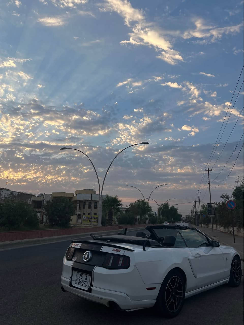 للبيع فورد موستنك 2012 كشف v6 3.7 عليها محرك جديد بل كارتون كشف شغال رقم وسنويه كله جديد بسمي سياره داخله كلين أهنا صار بيها باب جه سكن ونص جاملغ خلفي جه سكن وبيها بطاقه بنزين وسياره جاهزه مكان كركوك *********** سعر 95 وبي مجال كركوك, العراق

نص مكتوب في الصور:
- 10:51 ص
- 10:52 ص
