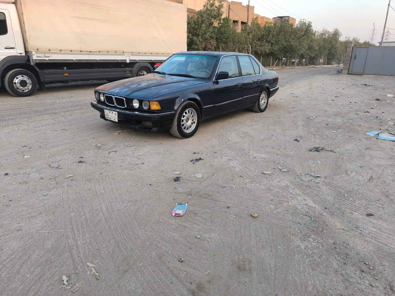 للبيع بيئم موديل 92 رقم بغداد حجم 740 مسكر 8لون نيلي السعر 45$ *********** فول مواصفات محرك وكير حاويه جديد لا ضربة ولا خياس ولا تبديل فتحة سلايت حداده خلفي امامي جيد جدا تخم تاير تخم ويل صقر دواخل لونين جلد كشنات كهربائيه سنتر لوك كهربائيات كلهه شغاله مكاني بغدادموجود واتساب
