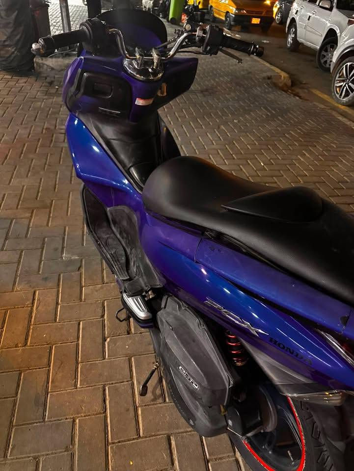 سلام عليكم دراجه PCX جيل اول للبيع مكفوله كفاله عامه / مكاني بغداد سعر خاصص📍الهاتف ‭***********‬
