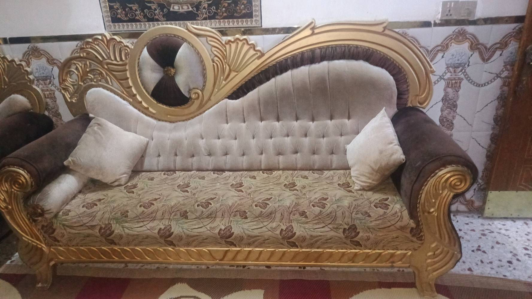 السلام عليكم تخم 11 مقعد البيع مكاني بغداد تقاطع النهروان سعره 250 وبي مجال الشراي يتصل ***********
