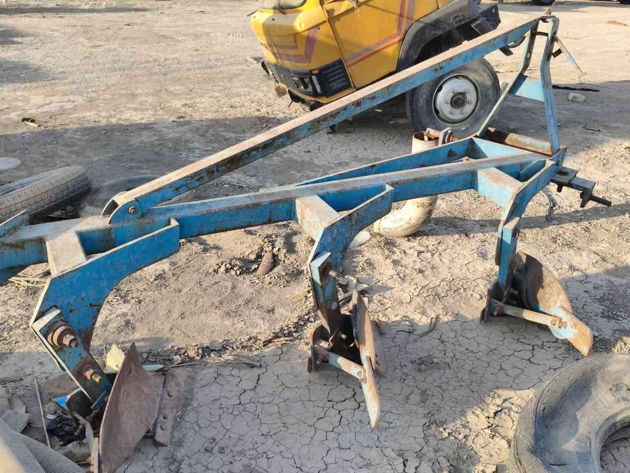 سلام عليكم للبيع فدان ابو الطير ٣سجج مكفول من كلشي سعر ب950وبي مجال ***********
