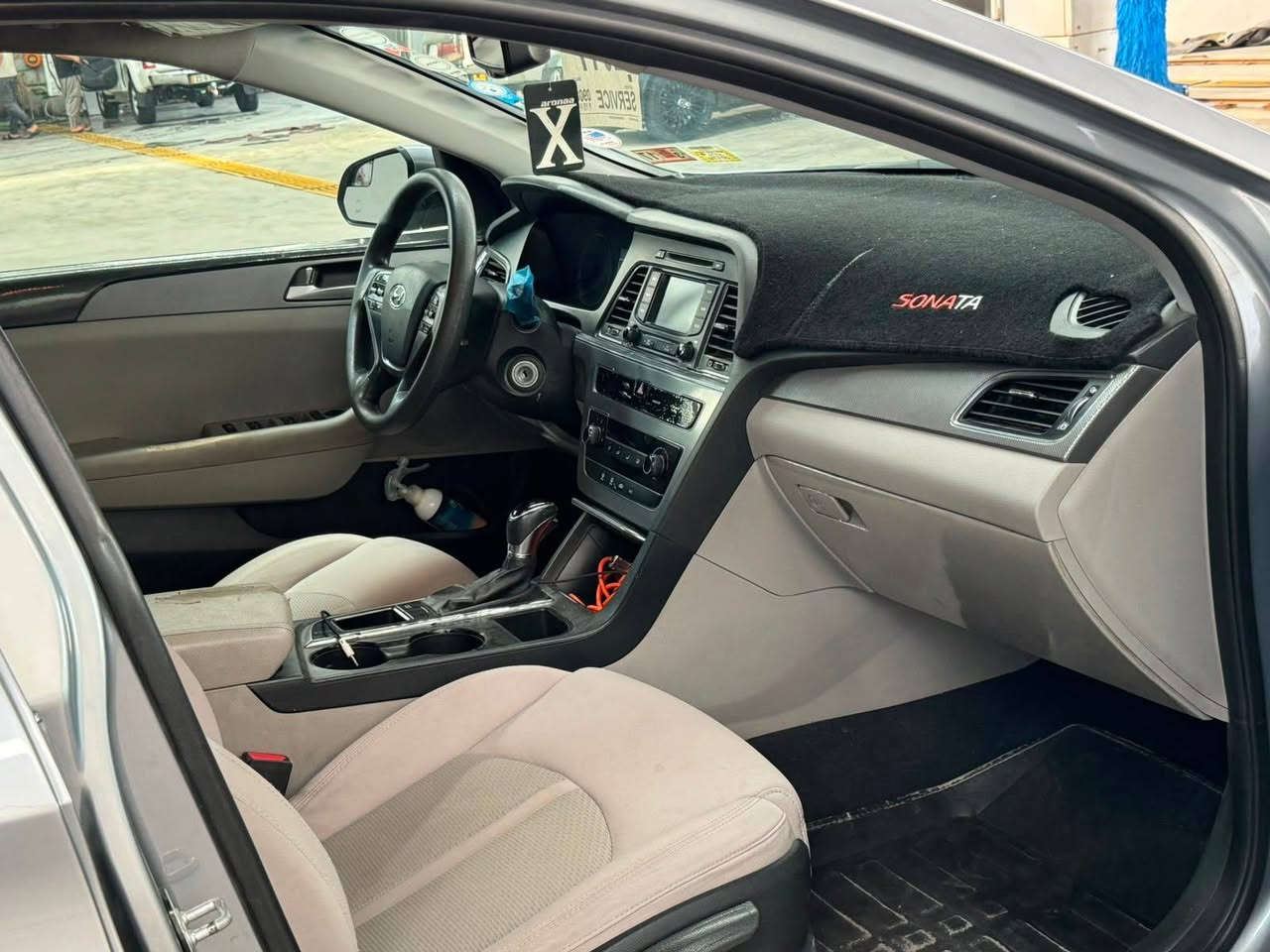 السلام عليكم
سوناتا 2017   للبيع .. سبورت دبل كزوز
امريكي...  
رقم بغداد ،،، 11..... بدون دواخل شاصي لغد كفاله 
ضررها ربع باب السايق وتبديل بنيد بلادي
بسمي داخله هزه جديده
بك لايت لد
لد نهاري....
منضومه لايات زنون  
شاشه جبيره...
كامره بلاديه....
تحكم ستيرن...
ثلاث انضمه قياده
ويل كروم تخم تاير جديد 
داخل جديد ...
بلوتوث مكان شحن..... 
لد أمامي نهاري..... .. 
 اشاير بالمري ....
محرك 2400 ...
كير ومكينه بلكارتون صدر خلفي وامامي جديد 
السعر 119 وبيها مجال 
***********
***********
