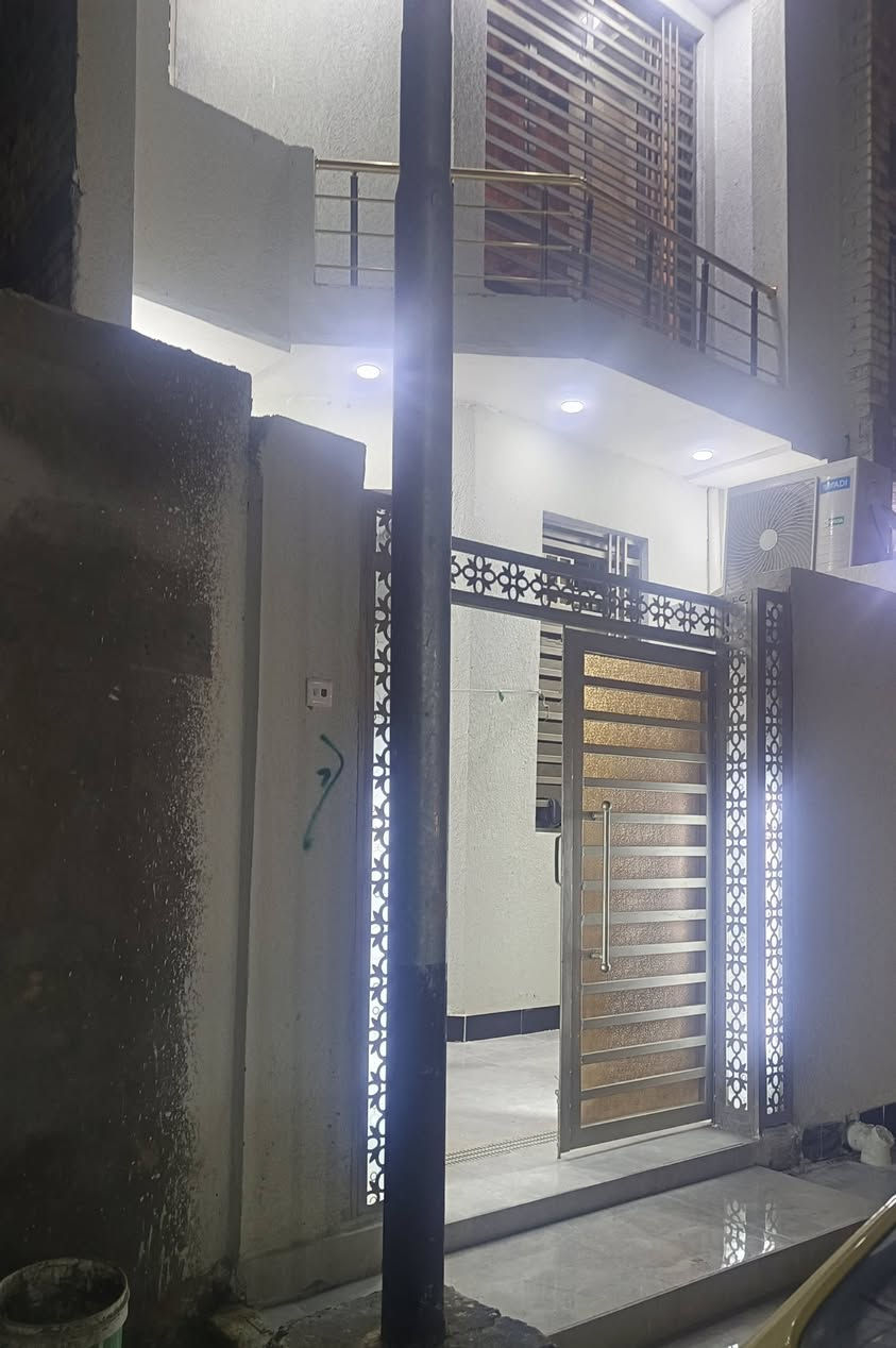 دار للبيع طابقين طابو صرف المساحه 100 م حي الموضفين مقابل حي الصحفيين الامربع الأول بدايه حي الموضفين الاستفسار الاتصال ***********

