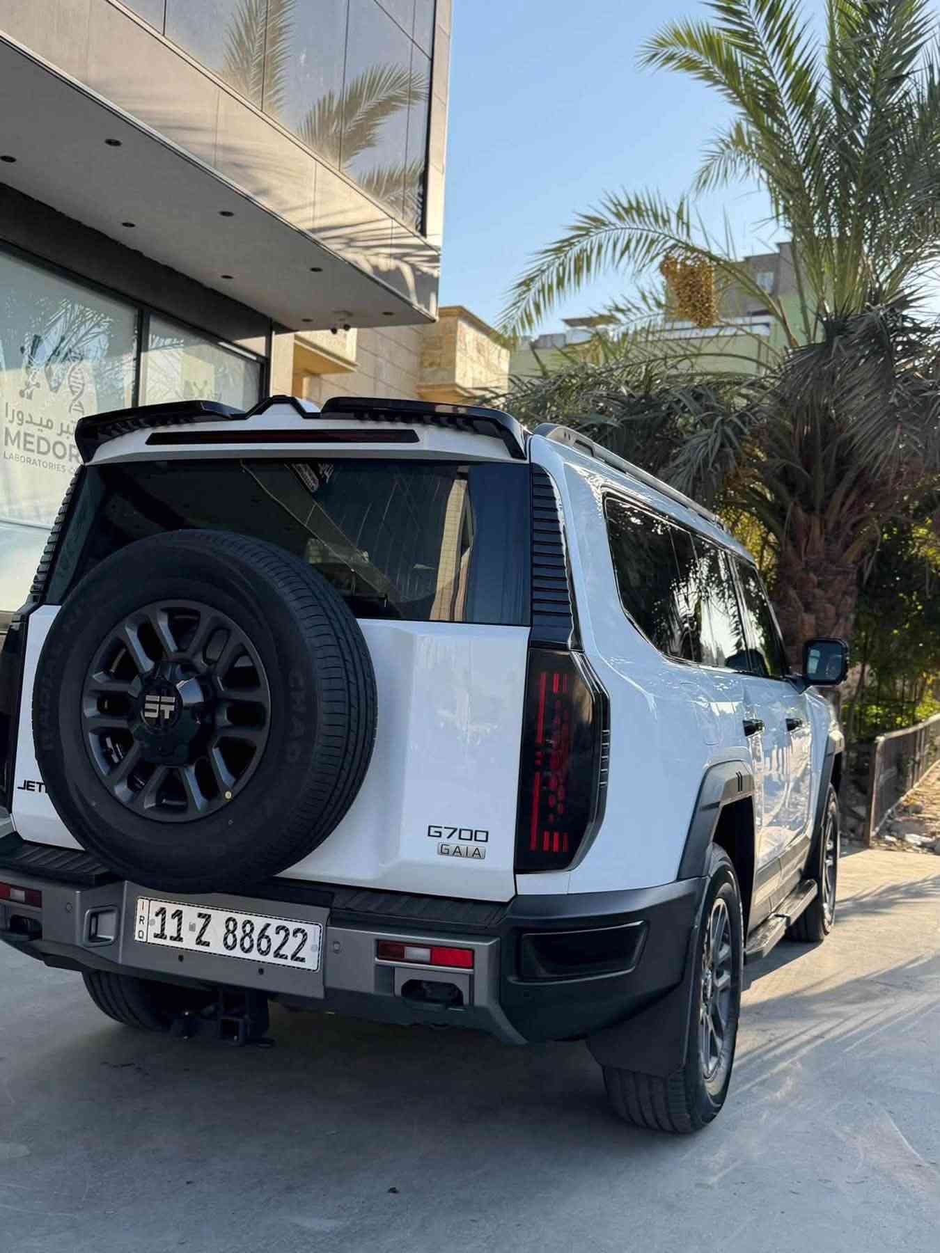 جيتور  G700 جي  موديل:- 2027
ماشية 4.700 الاف 

فئة السبورت 5 راكب داخل مشمشي

كاملة من الكماليات الخارجية و الداخلية 

و البرمجة يعني بيهة يوتيوب بس الكماليات صارف علية مليون 

جيتور G700 سبورت (بلك-إن هايبرد 🔋)

المحرك: 2.0 لتر تيربو 4 سلندر حقن مباشر+ محركين كهربائية القوة الاجمالية 904 حصان

عزم الدوارن (نيوتن-م) : 1135 (محرك البنزين + الكهرباء)

ناقل الحركة:  أوتوماتيكي مخصص لنظام الهايبرد 2DHT

نظام الدفع : دفع رباعي - موتور ثنائي

المدى: بشحنة كهربائية وتعبئة وقود كاملة يصل إلى 1000 كم (WLTP)

سعة البطارية كيلووات/س: 34.13

نظام تعليق متوازي مزدوج (دبل ويشبون) امامي وخلفي

الضمان الأساسي وضمان البطارية: 8 سنوات او 300,000 كم (ايهما اولاً)

ضمان المحرك: 10 سنوات او 1،000،000 كم (أيهما اولاً / للمالك الأول)

المواصفات

*فتحة سقف بانوراما

*ويل الالمنيوم قياس 20

*كاميرات محيطية 540 درجة

*حساسات اصطفاف أمامية وخلفية

*نقطة عمياء

*شاشة عرض ترفيهية قياس 15.6 انج

*شاشة عريضة لمعلومات القيادة 35.4 انج

*نظام صوتي فاخر 12 سماعة

*ابل كاربلاي واندرويد اوتو لاسلكي

*مقصورة الركاب من الجلد الفاخر

*المقاعد الامامية والخلفية مبردة

*مقعد السائق كهربائي مع ذاكرة ووظيفة الترحيب

*مقعد الراكب كهربائي مع ذاكرة ووظيفة الترحيب ومسند للساق

*المرايا الخارجية قابلة للطي كهربائياً

*قفل/فتح النوافذ والبانوراما بالبصمة

*خاصية إغلاق نوافذ وفتحة السقف عن بعد 

*دخول ذكي (بصمة)

*الصندوق شفط وبالبصمة

*دواسات جانبية  

*مصابيح أمامية وخلفية أوتوماتيكية LED مع مصابيح نهارية

*وسائد هوائية امامية، وسائد هوائية امامية جانبية، ستائر هواء جانبية

📍 موقعنا: بغداد 

للأستفسار  اتصل على الارقام 

*********** 📞

#جيتور #G700 #2027  #جي #العراق🇮🇶 #بغداد_العراق🇮🇶
