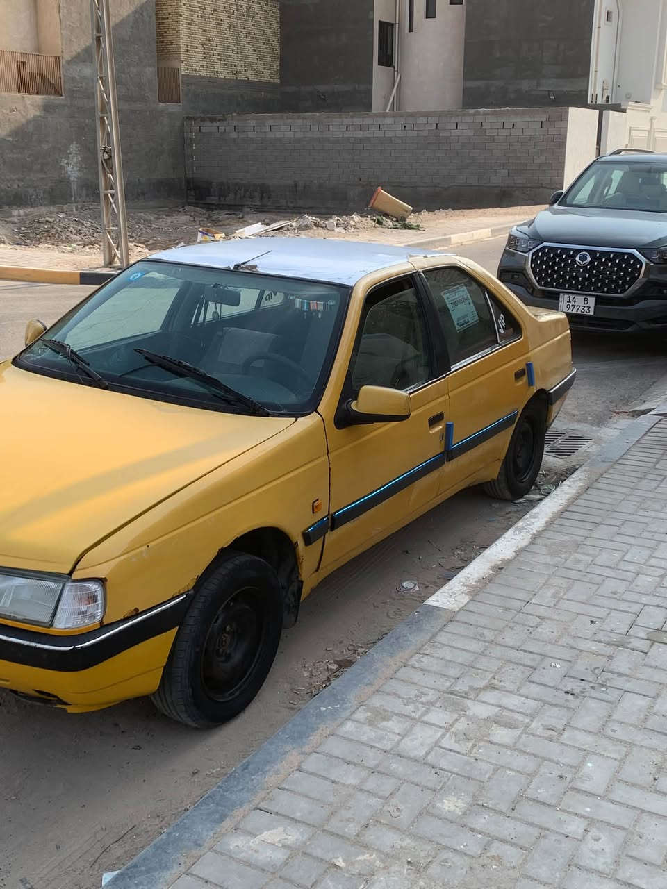 بيجو ٤٠٥ مديل ٢٠١٢ سياره جاهزه رقم بصره انكليزي بسمي عنواني بصره السعر ٣٠ وبيها مجال مبايل *********** متواجد على هاذ الرقم اتصال واتساب
