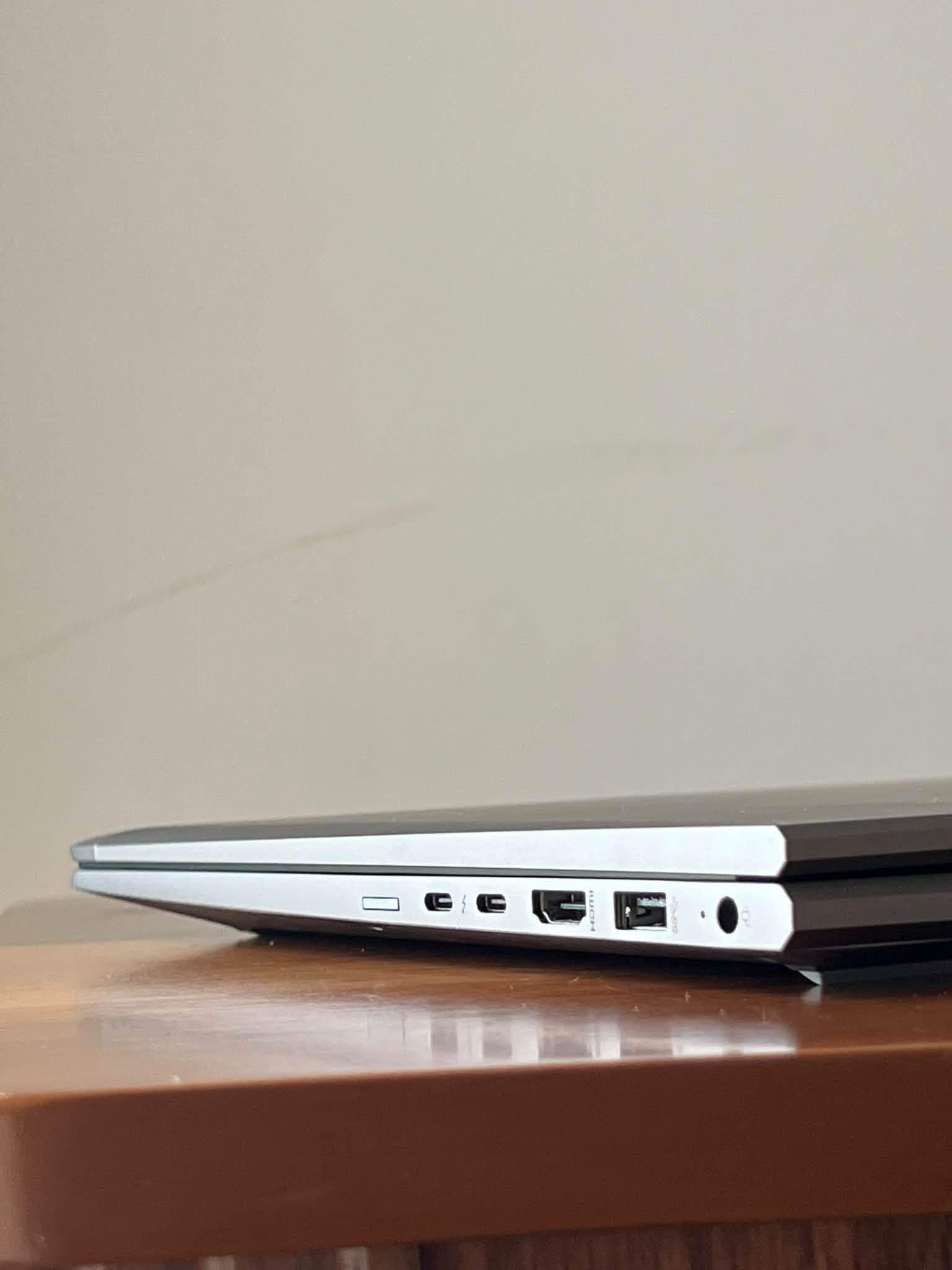 HP ZBOOK • i7 الجيل الحادي عشر • كرت شاشة 4GB