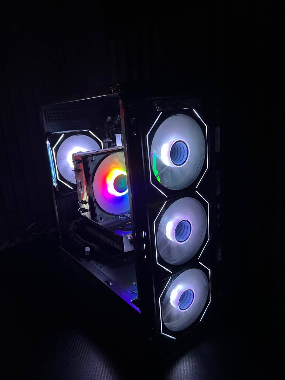 تجميعة كيمنك بمواصفات عالية و سعر بلاش 

rtx 5060 
r5 5500 
ram 16g ddr4 3200 t-force
m.2 1tb gen 4
mb b450 asus prime
cooler gas thermal right 
650w 
case 4fan argb

واتساب *********** بغداد, العراق
