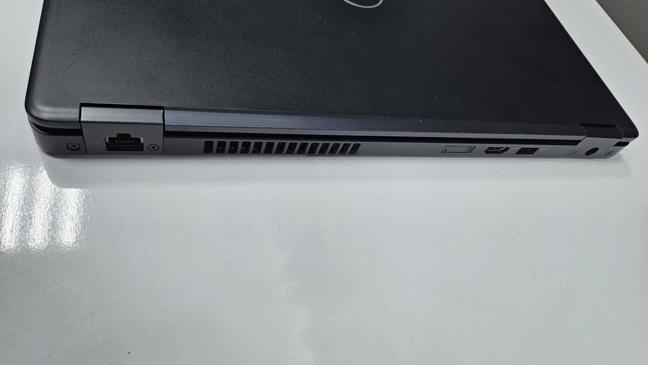Dell Latitude 5490 • كور i5 جيل ٨ • MX130 ٢GB