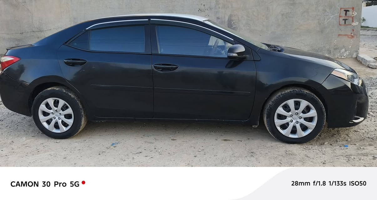 السلام عليكم 
🚗 للبيع تويوتا كورولا 2014 – لون أسود 🚗
✅ رقم بغداد – إنجليزي
✅ تخم تاير
✅ محرك ، لا تبخير ولا تنقيص
✅ منظومة تبريد جديدة بالكارتون
✅ جامة جديدة
⚠️ السيارة مكلوبه، لكن شكلها كلش حلو
✅ جاهزة للشغل والاستخدام
💰 السعر المطلوب: 90
📞 للاستفسار:
***********
***********
