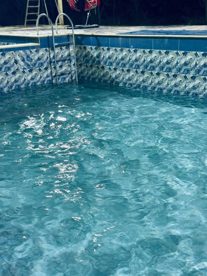 تحتوي على
بيت مؤثث كامل 2 غرف نوم🎪🏡🏠

صالة كبيرة🏠

مطبخ جاهز مع الأواني 

مسبح كبير 🛝🌊

مسبح صغير الأطفال 🏖  

حديقه  🏕

مكان للشواء 🔥🔥🔥

يتوفر كهرباء على مدار24ساعه 🚥🚥

كراج للسيارات 🚙🛻

ألعاب 

بليارد 🎱 

فيشة 🎖

الاتاجير نهاري وليلي ويوجد مبيت 🌕☀️🌛🌛

المكان صلاح الدين. قضاء بلد 

🛑🛑

(علمآ المزرعة موثوقة بتطبيق اجرلي)

للحجز الأتصال 

***********

 متوفر واتساب ايضا
