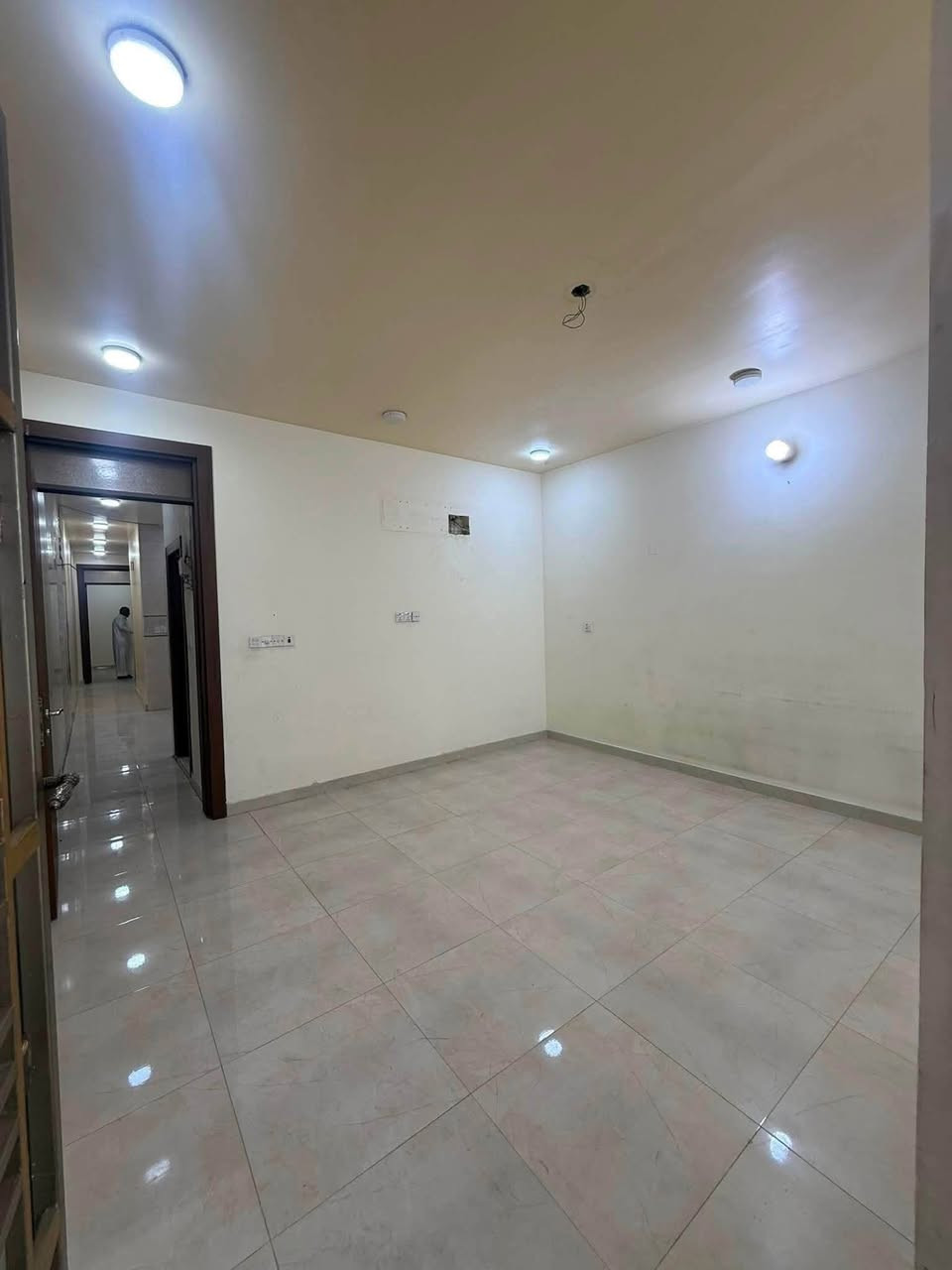 #للإيجار زيرو في #السيدية قرب #التجاري ✅📍

مشتمل معزول عزل تام غرفتين وصاله ومطبخ وخدمات صحية الاتصال ***********
