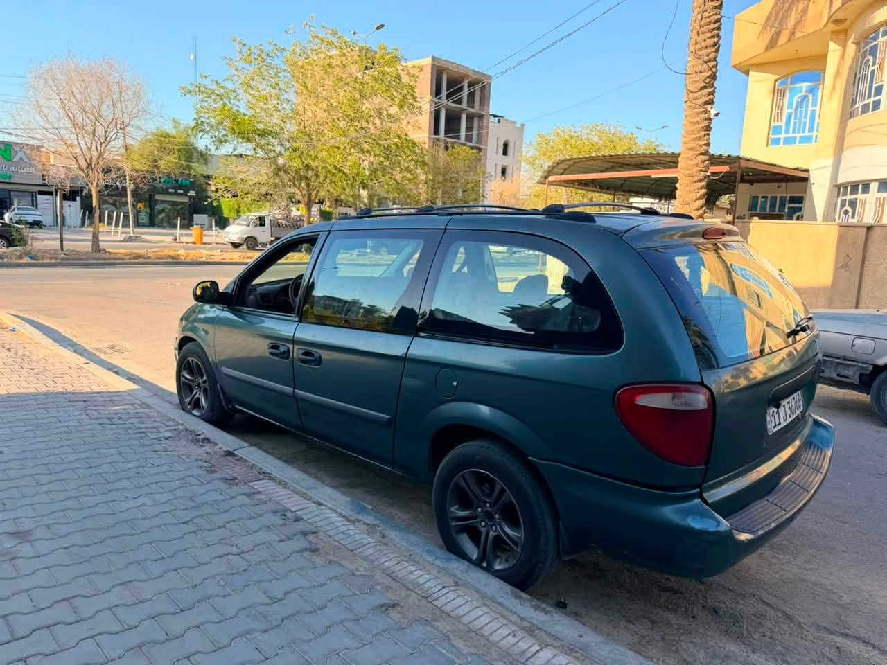 دوج كرفان 2007 بغداد
السعر ٧٢ وبيها مجال 
محرك وكير نضيفات كلش حجم 3300 v6 
تبريد شغال 3 قطع امامي خلفي - صدر ممتاز 
صبغ حزام بدون حادث قوي 
7 راكب - كشنات بلع - 3 قطع تبريد 
ويل كب 17 - باتري جديد 
عليها منضومة غاز مال مصفى الدورة ام الضمان 
رقمها بغداد الدولي ب اسمنا وكلشي جديد 
مكاني بغداد المنصور للاستفسار: 
***********
