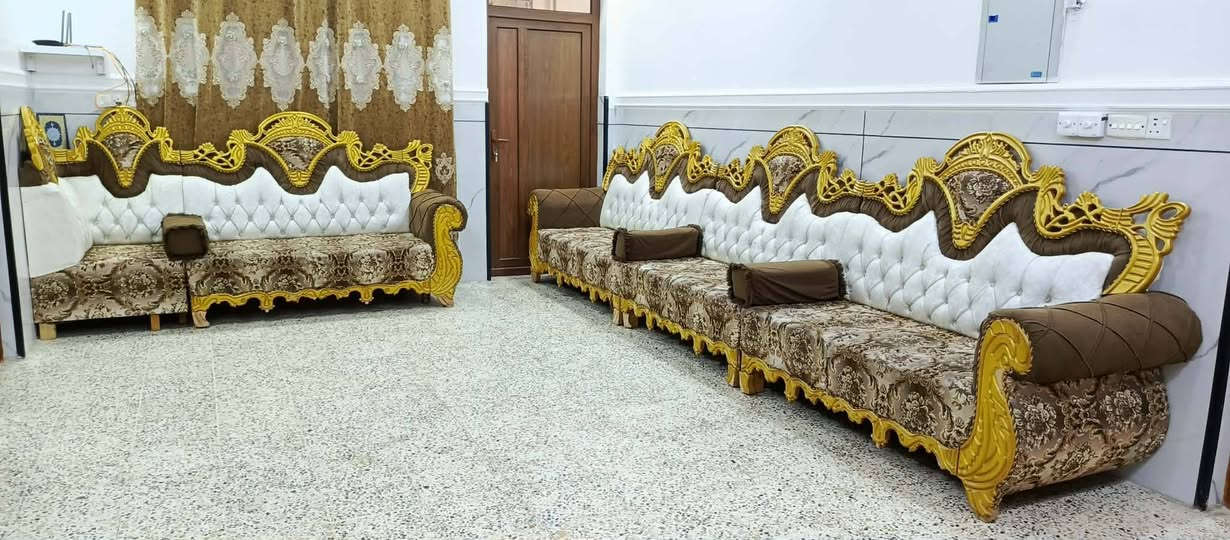 تخم نظيف للبيع خمس مقاعد ماروني و٧ مقاعد جوزي
عنوان فلوجه حي نزال 
السعر ٥٠٠ وبي مجال 
رقم الهاتف لشراي ***********
@إشارة 
إشارة الأصدقاء
