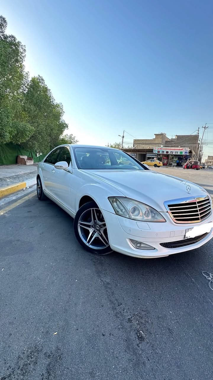 السلام عليكم 
مارسدس s350 2006 w221
- لون غرفة اسود+
- مري شفط
- جنطة شفط
-  فتحه سقف
-شاشه + ماوس 
-ستيرن كهرباء + تحكم ستيرن جهتين
- تبريد منفصل + قطعتين تبريد 
-كشنات كهرباء جهتين
-تدفئه كشنات 
-خزن ميموري 
-وضعيات قياده E-S-M
-اشاير مري 
-كروس سرعه 
-شاشه + تحكمات
-جام بلورايز بلادي
-بلوتوث بلادي 
-ويل ١٨ AMG
-كامرة خلفية بلاد
وباقي المواصفات معروفة
ماشية 153 الف   بيهه قطعتين كلير فقط . سياره جاهزة 
السعر 168وبيها مجال
الشراي يتصل ‭***********‬  متوفر واتساب
