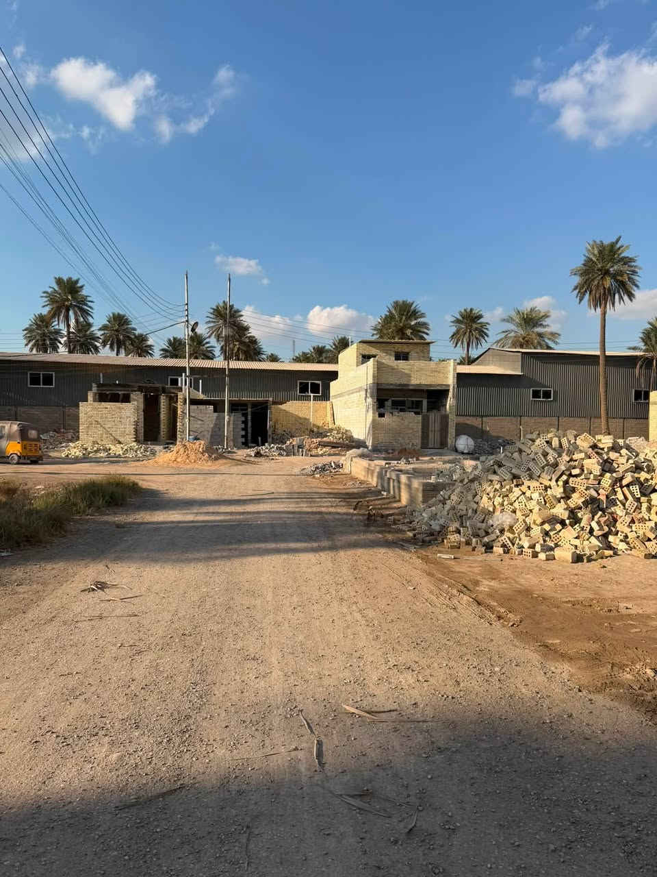 قطع اراضي للبيع سند 25 زراعي باسمي
الموقع داخل بغداد الكمالية بستان علي كمال  مجاور مدرسة البستان الاهلية /او المعوقين قرب المنتزه فرع مولده مالك
الاسعار بيهم مجال 
84مترب 26 مليون وبيها مجال
100 متر ب 33مليون بيها مجال
150 متر ب 49ونص مليون بيها مجال
200 متر ب 66مليون بيها مجال
الاسعار بيهم مجال
متوفر فيها جميع الخدمات ( ماء كهرباء مجاري تبليط )
للتواصل ***********
