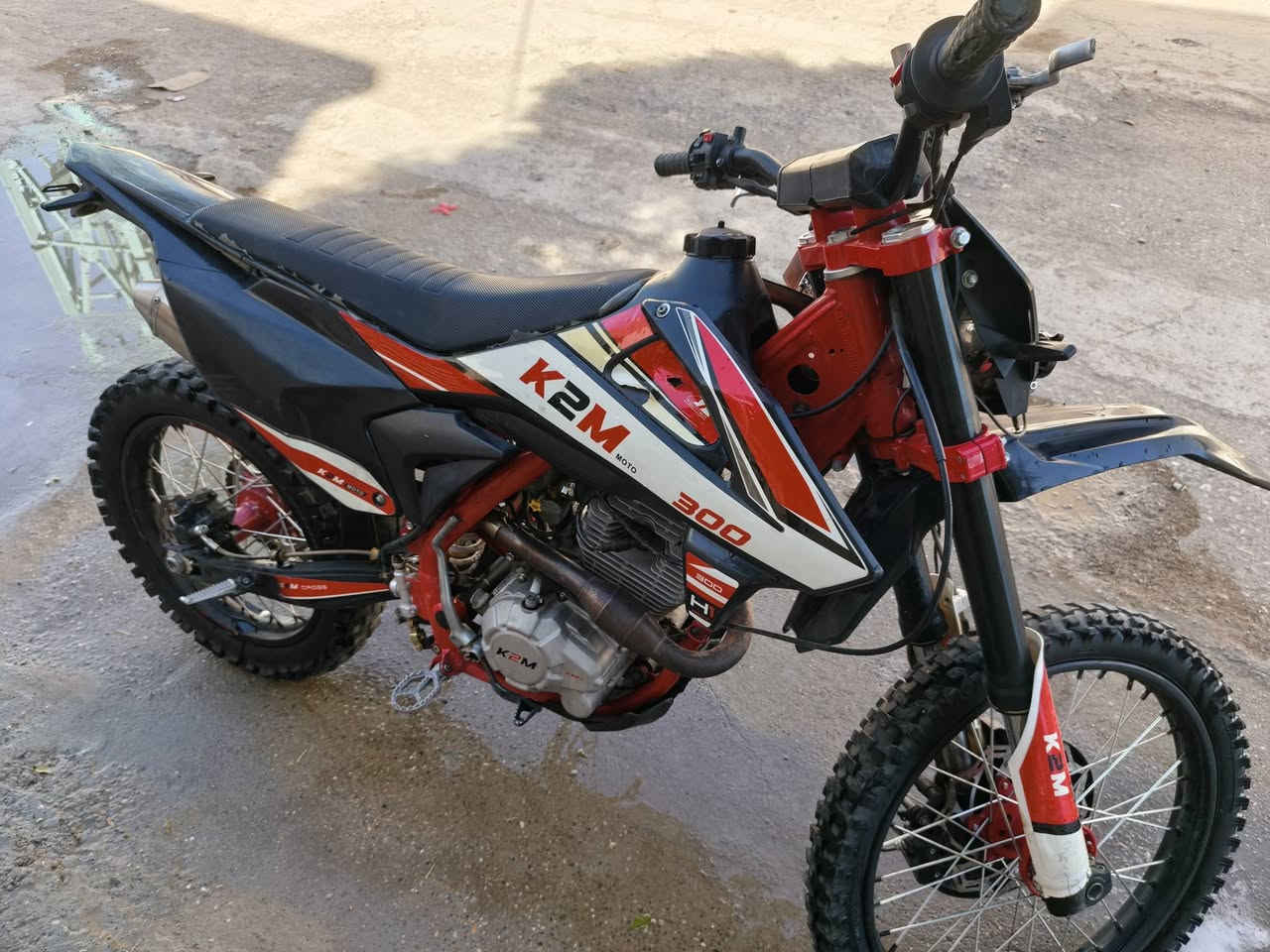 دراجة قفاز k2m 2024
محرك 300cc نضيفة كلش ومابيها عيب دراجة ماشي 935km وقابله للزيادة . سلف واحد و يشتغل زينون Led  قوي جدا كهربائياته كله شغاله سعرها 1100 مليون و ميه و بيها مجال أو مراوسه. مكان كركوك ناحية تازة وباقي التفاصيل عالرقم ***********
