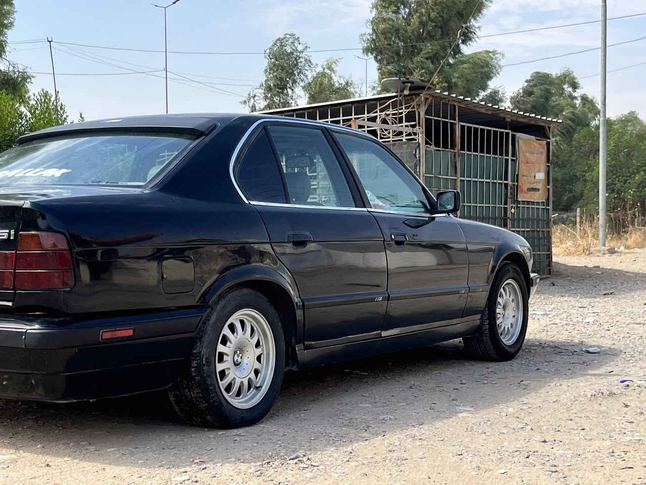BMW 1991   520i
حجم 520i ✅
محرك كبس 6 سلندر ✅
تك فانوس ✅
محرك شرط ✅
گير شرط ✅
گير عادي ✅ 
كشنات جلد ✅ 
مصبوغة عام جمالية ✅
وضررها جاملغ الخلفي فقط✅
 
مكاني برطلة 📍
السعر 48 💵
***********
***********

