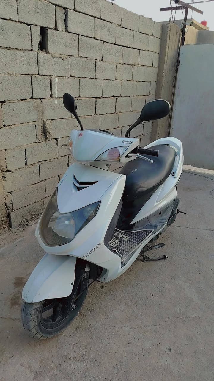 دراجه  سكنز لبيع دراجه فول موصفات نضيفه مديل 11 المكان بابل مركز السعر خاص ***********
