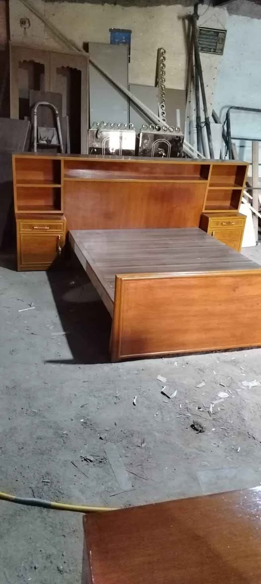 غرفة ٥ أبواب صاج تسگام مستعملة تم تجديدها بالكامل
صبغ جديد
تلميع جديد
قفالة و يدات و رفوف و تعاليك و مرايات كاملة
تخت جرباية قوي
السعر : ٦٥٠ الف و بيها مجال حگ الجيه
العنوان : النجف حي العسكري *********** النجف, العراق
