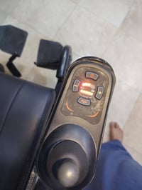 كرسي للبيع 450 وبي مجال 07801344758