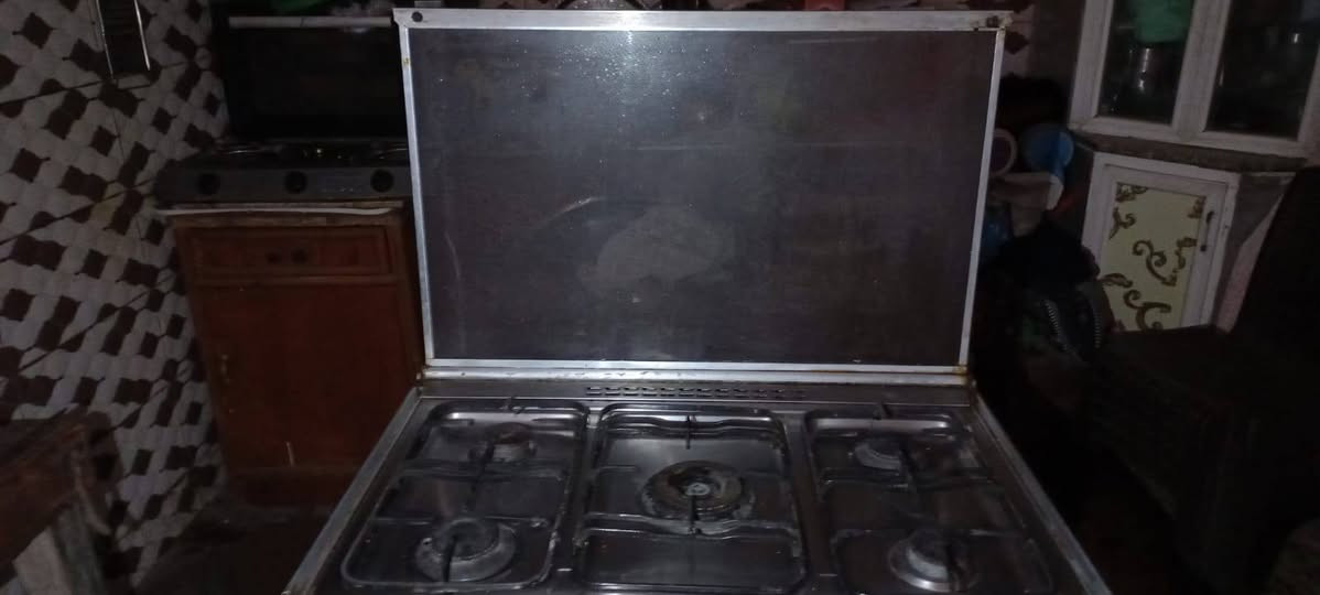 طباخ • خمس عيون • شغال ونضيف