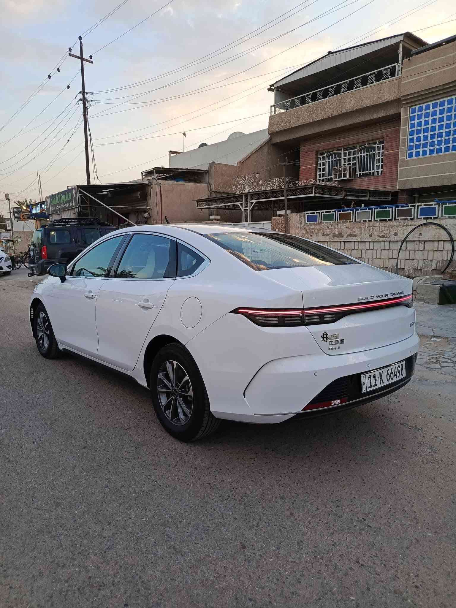 ‏بي واي دي ديستروير / BYD Destroyer
‏
‏موديل 2025 / المشي الكلي 18 الف 
‏
‏لون ابيض / حرة / بأسمي تحويل مباشر 
‏
‏رقم بغداد الانكليزي / هزة جديدة / سنوية لغاية 2030
‏ـــــــــــــــــــــــــــــــــــــــــــــــــــــــــــــــــــــــــــــــــــــــــ
‏مواصفات السيارة 
‏
‏تحكم استيرن جهتين / لد امامي / بك لايت لد / لايت زنون 
‏
‏ويل كب كروم / اشاير بالمري / شاشة قلابه / مثبت سرعة
‏
‏بصمة تشغيل / بصمة ابواب / تشغيل عن بعد / اوتو هولد
‏
‏شاشة اصلية قلابه / كامرة خلفية / هاند بريك بصمة 
‏
‏كشنات جلد رياضي / حساس خلفي / دخول ذكي 
‏ــــــــــــــــــــــــــــــــــــــــــــــــــــــــــــــــــــــــــــــــــــــــــ
‏السيارة مكفولة من الصبغ والبارد 
‏بيها فقط ملاحضتين كلش خفيفات راسلني وادزلك الفيديو 
‏
‏جديدة وبدون كل نقص أن شاء الله 
‏
‏#السعر 20,100,000 دينار عراقي وبيها مجال 
‏
‏مكان السيارة / بغداد / حي الجامعة 
‏
‏للأستفسار 
‏*********** متوفر واتساب او اتصال 
‏
‏
