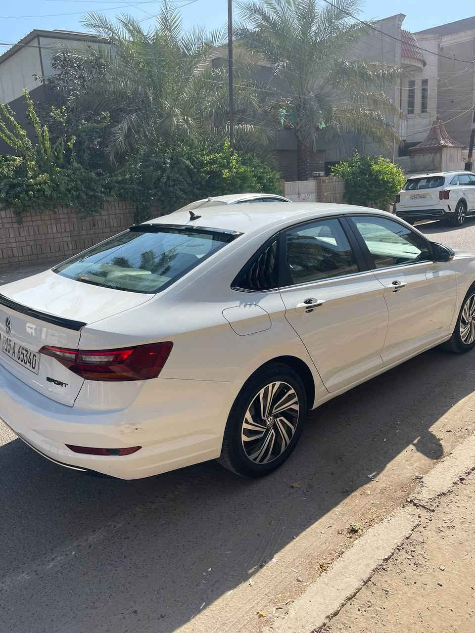 السلام عليكم
‏جيتا 2019 S 
‏لون أبيض محرك 1400 تيربو جديدة جدا مابيها أي نقص
 ‏ماشية- 108 
‏للمراوس بشي أحدث
كير محرك صدر تبريد كفالة
‏بدون أي داخل شواصي مكفولة 
‏الغًود مكفولة
‏ حادثها البنيد فقط و بيها توحيد لون خشوم جاملغات الأيمن والأيسر بدون أي ضرر فقط بخ
‏صور الحادث موجودة بالمنشور 

‏السعر- 132 بيها مجال بسيط

‏للاستفسار:- مكان السياره بغداد الصليخ ***********

نص مكتوب في الصور:
- BidFax.info