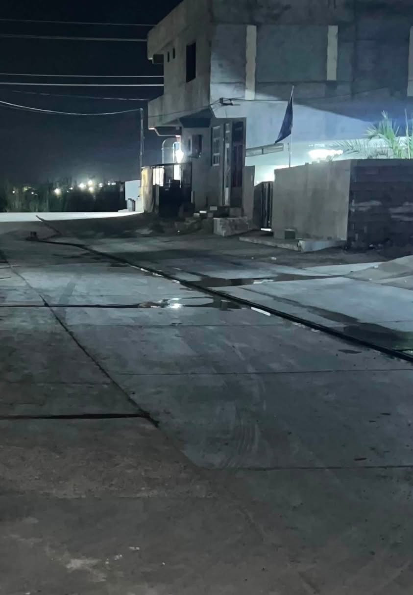 سلام عليكم قطعه ارض للبيع مساحه 300 متر 
عنوان ديالى خانقين بانميل فرع اسواق ساره قريب شارع عام فرع صب السعر 21 بي مجال 
*********** 
***********
