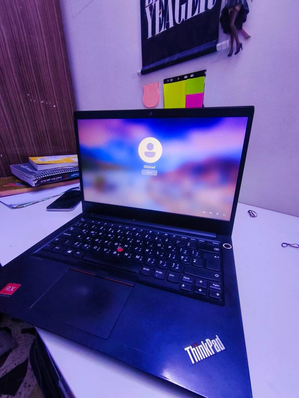 السلام عليكم 
لاب توب Lenovo للبيع مواصفات لأب توب موجودة كلها بعدها جديدة و نضيفه 
راديها ب325 و بيها مجال 
مكاني بغداد 
موجود على الواتساب 
***********