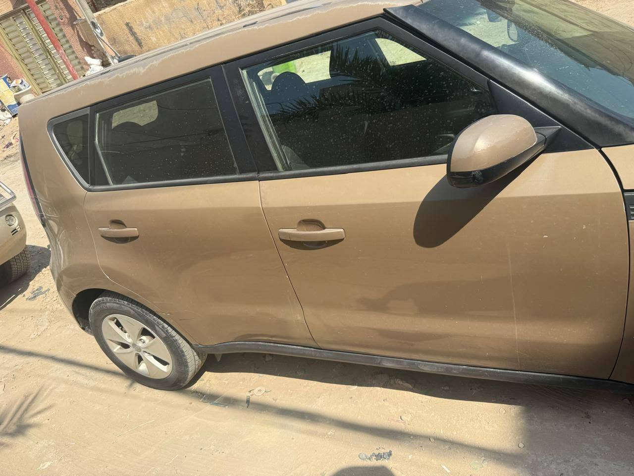 كيا صول ٢٠١٤واردامريكي حادث جانب بسيط  مبدل جاملغ امامي الايسر سويه جهات متغير لونها من الشمس السعر ٩٠وبيها مجال مكانها الديوانيه  الاتصال على الرقم ***********
