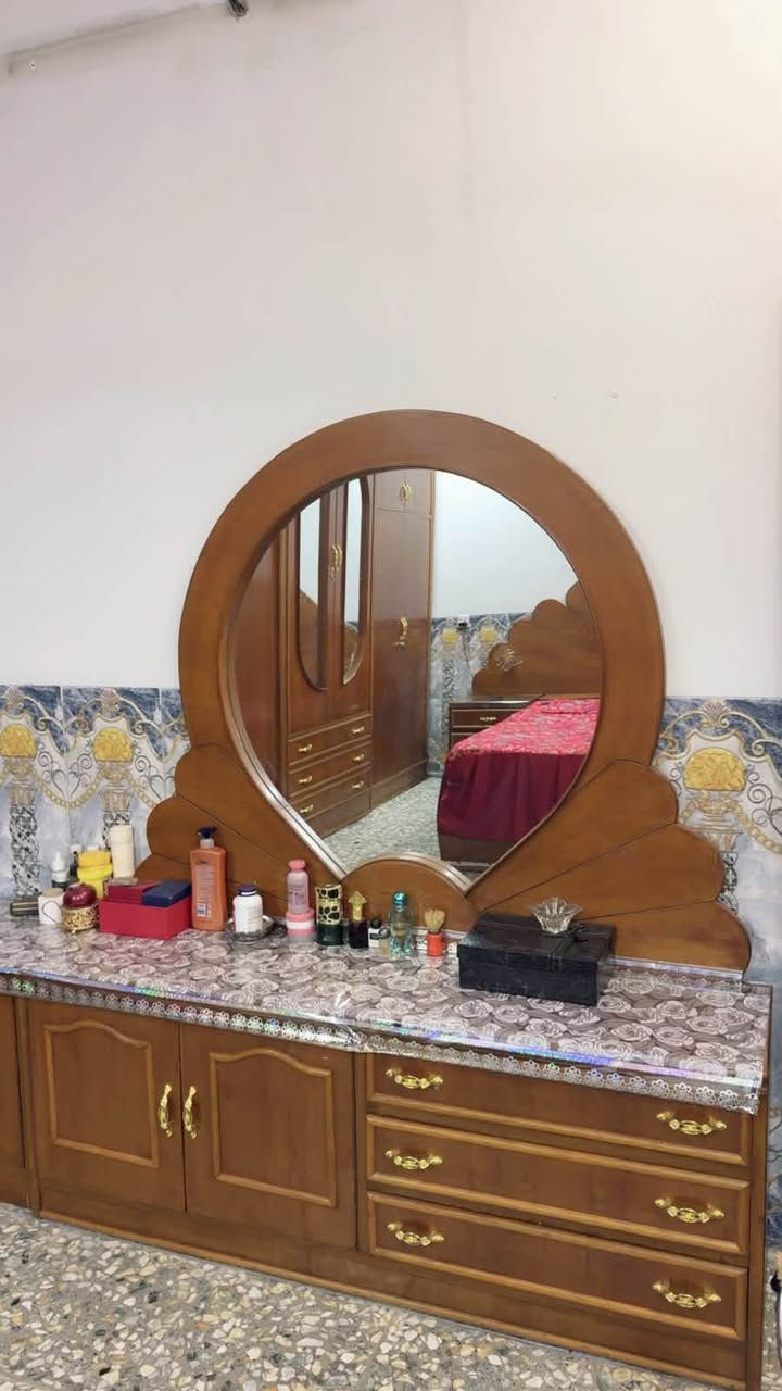 غرفة اخشاب صاج عراقي تكمة مابيهة اضرار العنوان بغداد الدورة شارع الطعمة الي يريدهة يراسل عالخاص أو يتصل على هذا الرقم ***********بي واتساب
