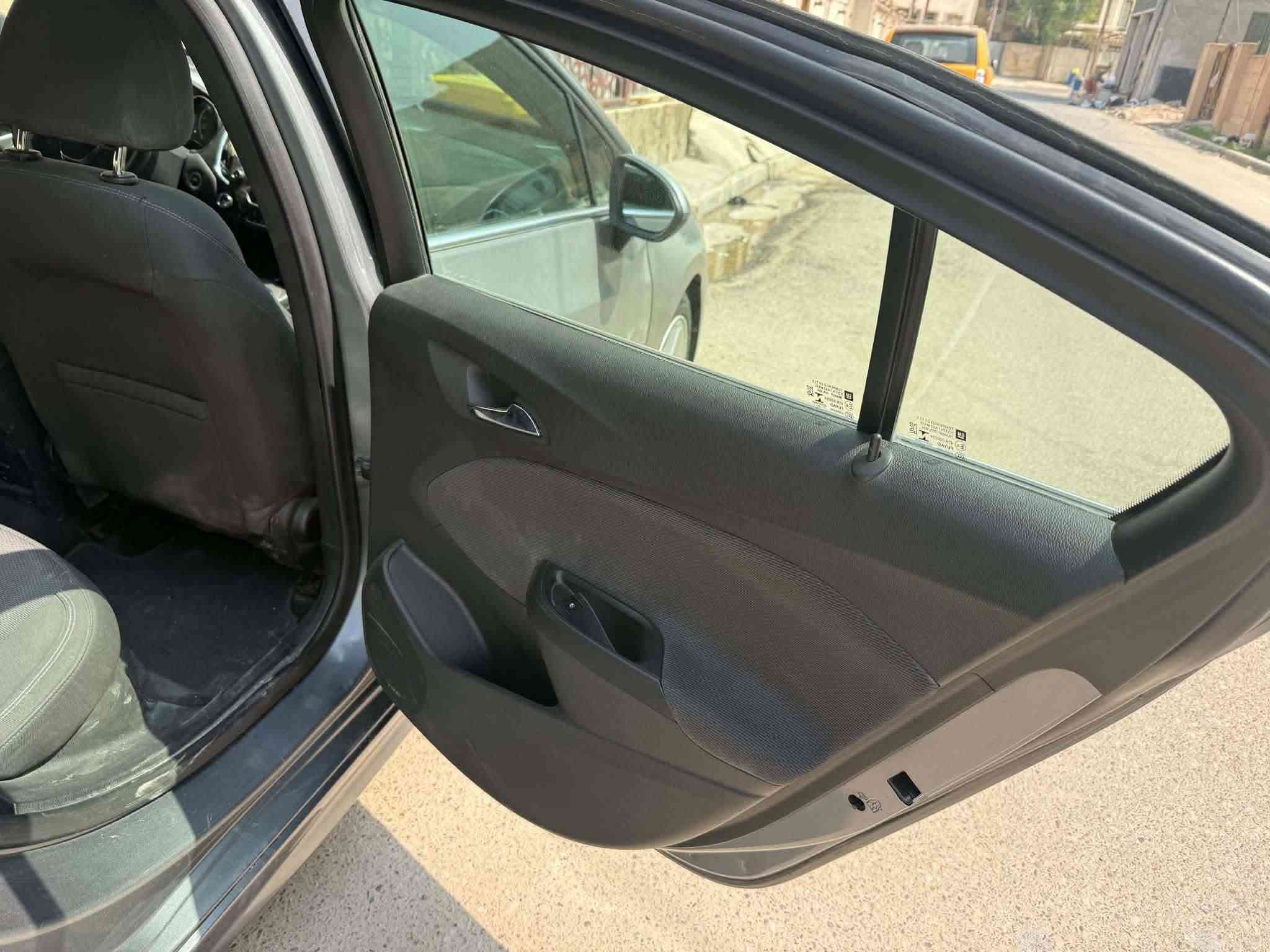 السلام عليكم
شوفرليت كروز ٢٠١٨ محرك ١٤٠٠ تيربو رقم بغداد سنوية ل ٢٠٢٨ تحويل ثاني يوم السيارة بصمة اربع بيبان وفتحة كير محرك صدر تبريد تخم تاير تبريد ثلج السيارة جاهزة بيها ٣ قطع ونص بنيد صبغ بدون لاشاصي ولا لغد السعر ٦٨ مكان السيارة الدورة حي الصحة للاتصال***********
