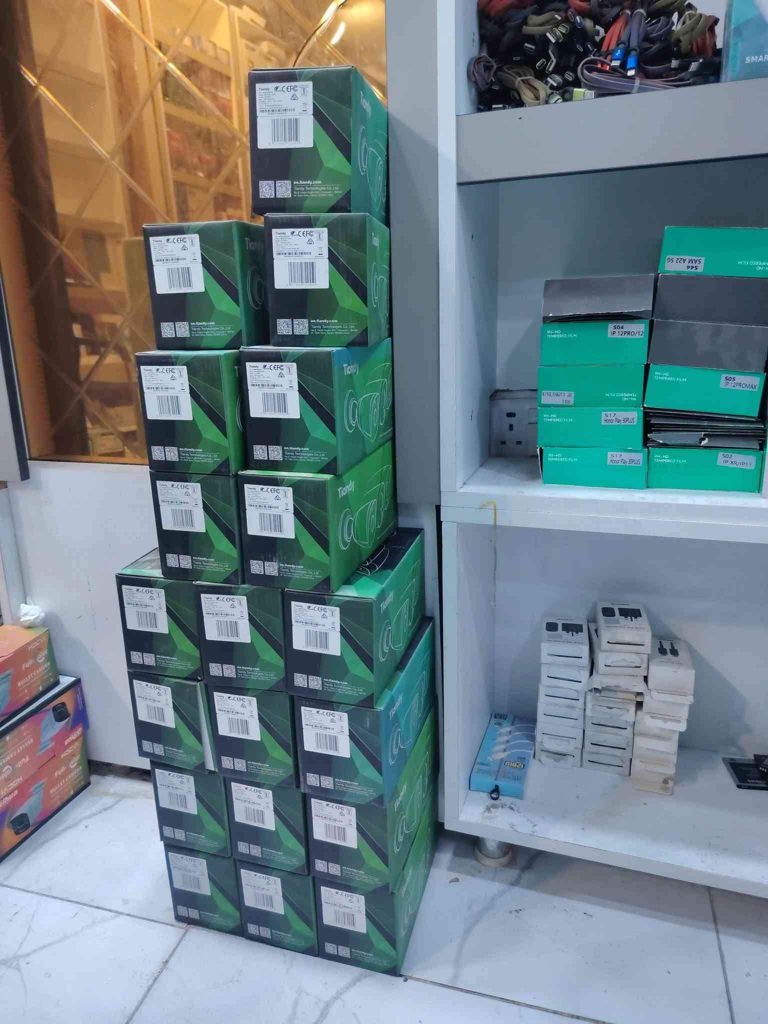 السلام عليكم
اخوان عندي هذن الكاميرات المراقبة نوع Tiandy  كلها IP و صوت 
يرهم على كاميرات الهيكفجن 
مجموع 140 كاميرا و جهاز ، بيهم 17 قطعة ptz  

ابيع الكمية كلها 
اذا شراي خابر الرقم
***********
مكان الكاميرات (كركوك).
