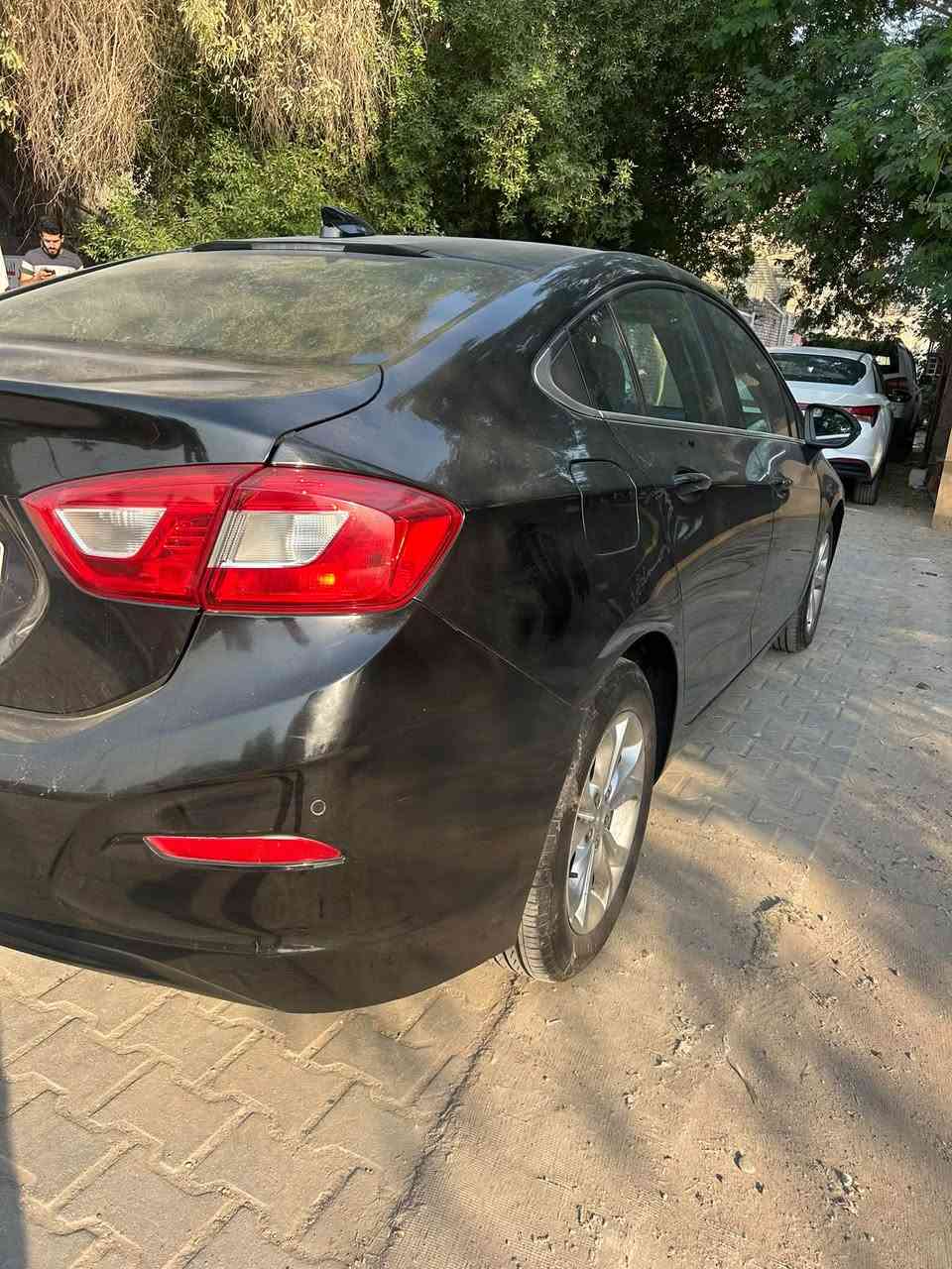 سلام عليكم
((بيع او مراوس))

عندي شوفر ليت كروز LT
وارد امريكا
صبغ 4 قطع بچم وباب سائق
رقم بغداد انكليزي
لون اسود ميتالك
رادار بالمري
مرايه داخليه تعتيم
كشن سائق كهرباء
تدفئه بالكشنات
ويل كب 16 بلادي
بصمه تشغيل وابواب
حساس خلفي
حساس تاير
شاشه وكاميرا بلاد
كار بلي واندرويد اوتو
كروز سرعه
تحكم ستيرن كامل 
حاجب نهاري بلادي
لايت LED  بلادي
اشاير بالمري
تشغيل عن بعد
كير 6 نمر
محرك 1400 توربو
صدر جديد
تايرات جدد
دسكات جدد
النقص الوحيد حاليا
محرك بي بخار 
***********

للبيع او المراوس
