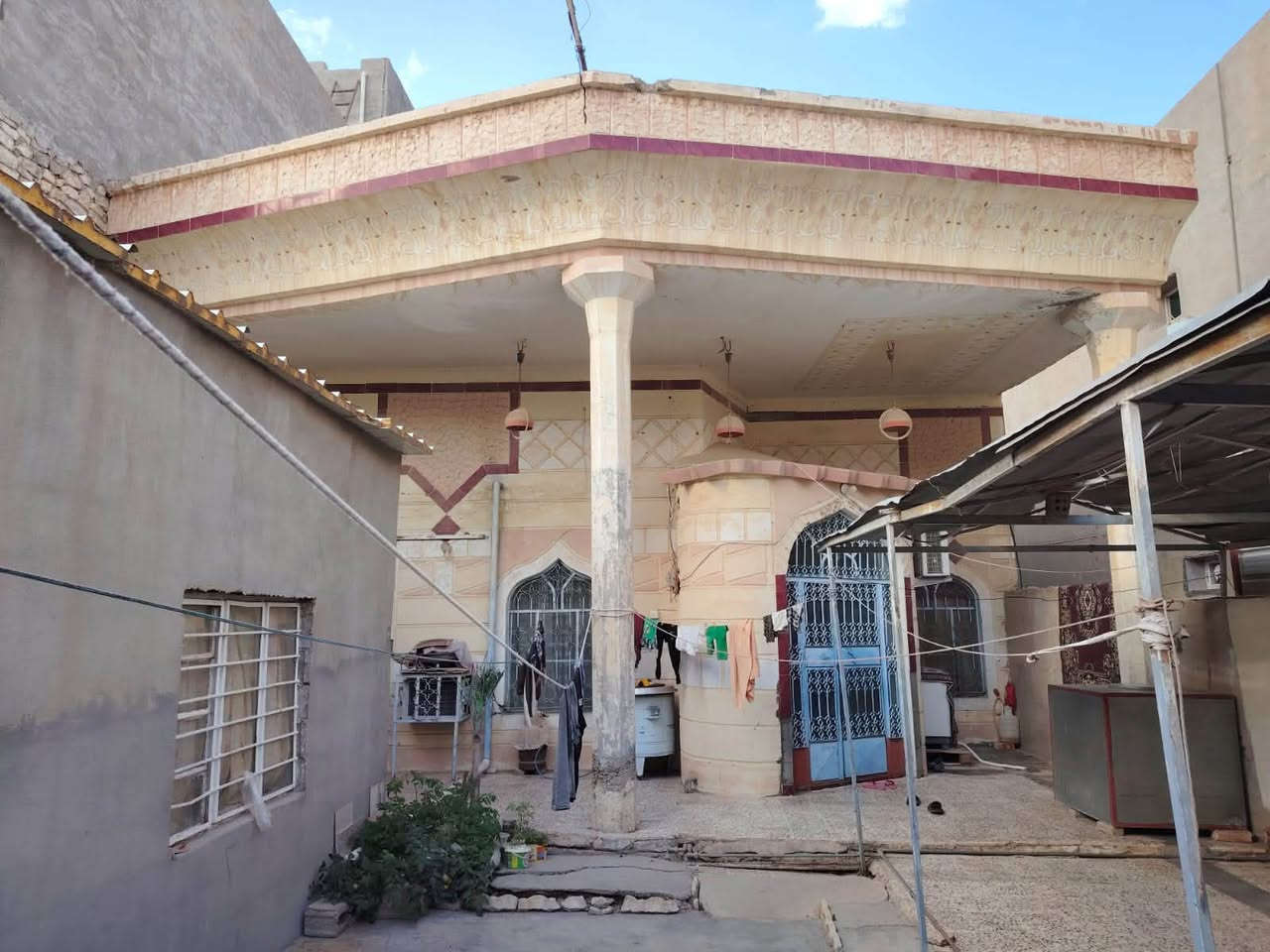 يعلن مكتب الحكمه للعقار يوجد لدينا بيت للبيع في الرمادي حي الأكراد خلف مكتب ابو عمشه  مساحه المنزل ٣١٥ متر واجه المنزل ١٠ والنزال ٣١  عرض الشارع ٨ متر  السعر ١٤٠ مليون للاستفسار اكثر زورونا في مكتبنا الكاىن رمادي كورنيش التأميم او الاتصال ع الرقم  ***********   ☎️ونحن بانتضار اتصالاتكم وبخدمتكم ليلاً ونهارا
