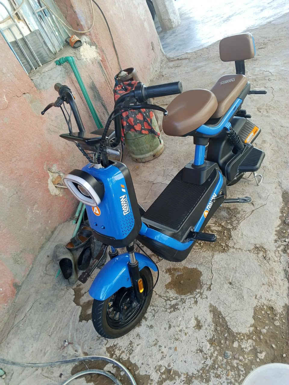 السلام عليكم شباب دراجه شحن للبيع سعر 175 المكان بغداد الدوره هوررجب النقص جوزه مال سويچ بس بصمه تشتغل والسله موجوده اني فليتهه الرقم***********واتساب واتصال
