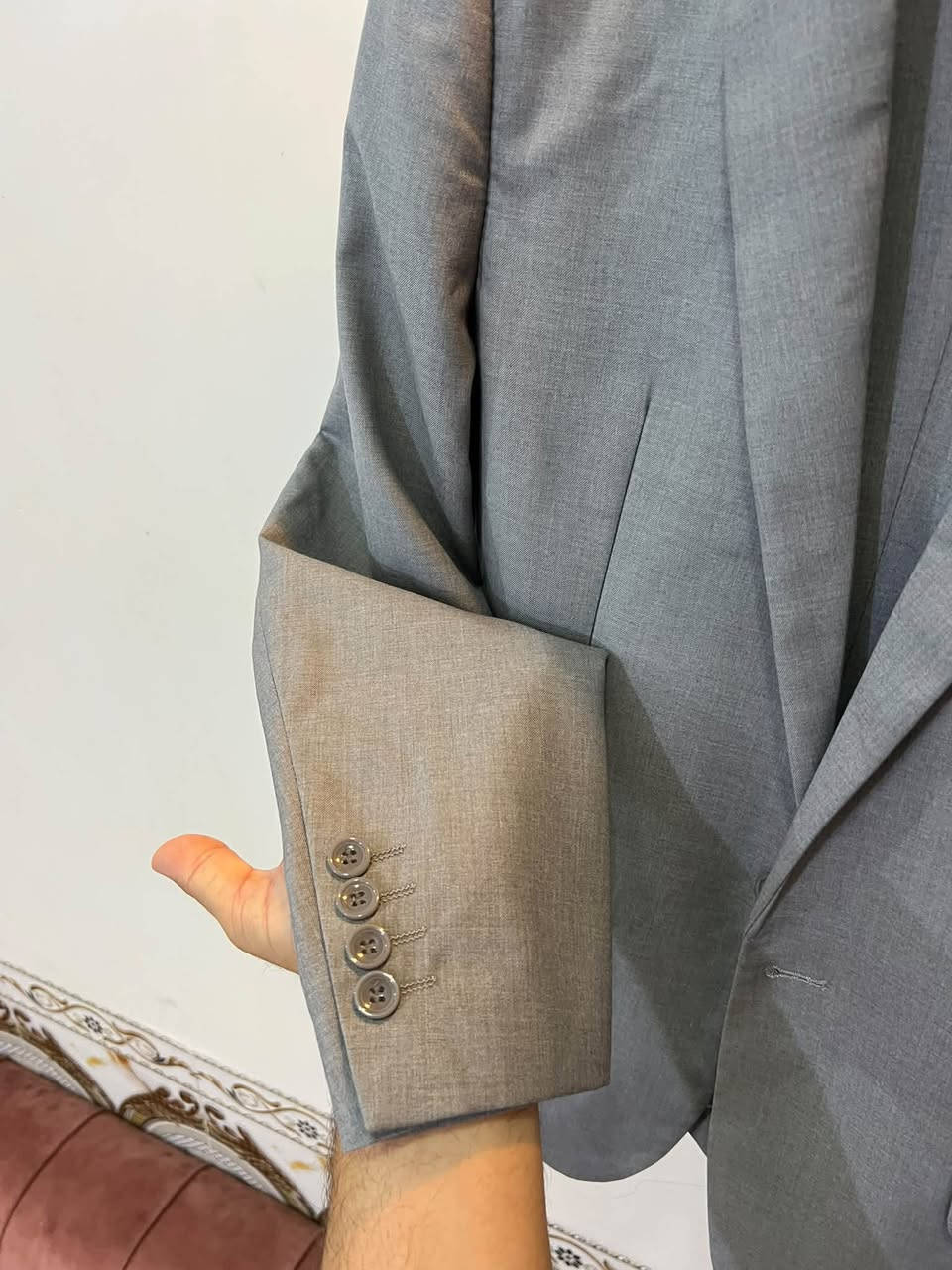 بدله رجالي قطعتين قياس M  تلبس وزن ٨٠ ٨٥  دكمه وحده و فتحه وحده تفاصيل كدامك السعر ٣٠ مع التوصيل اول تم
