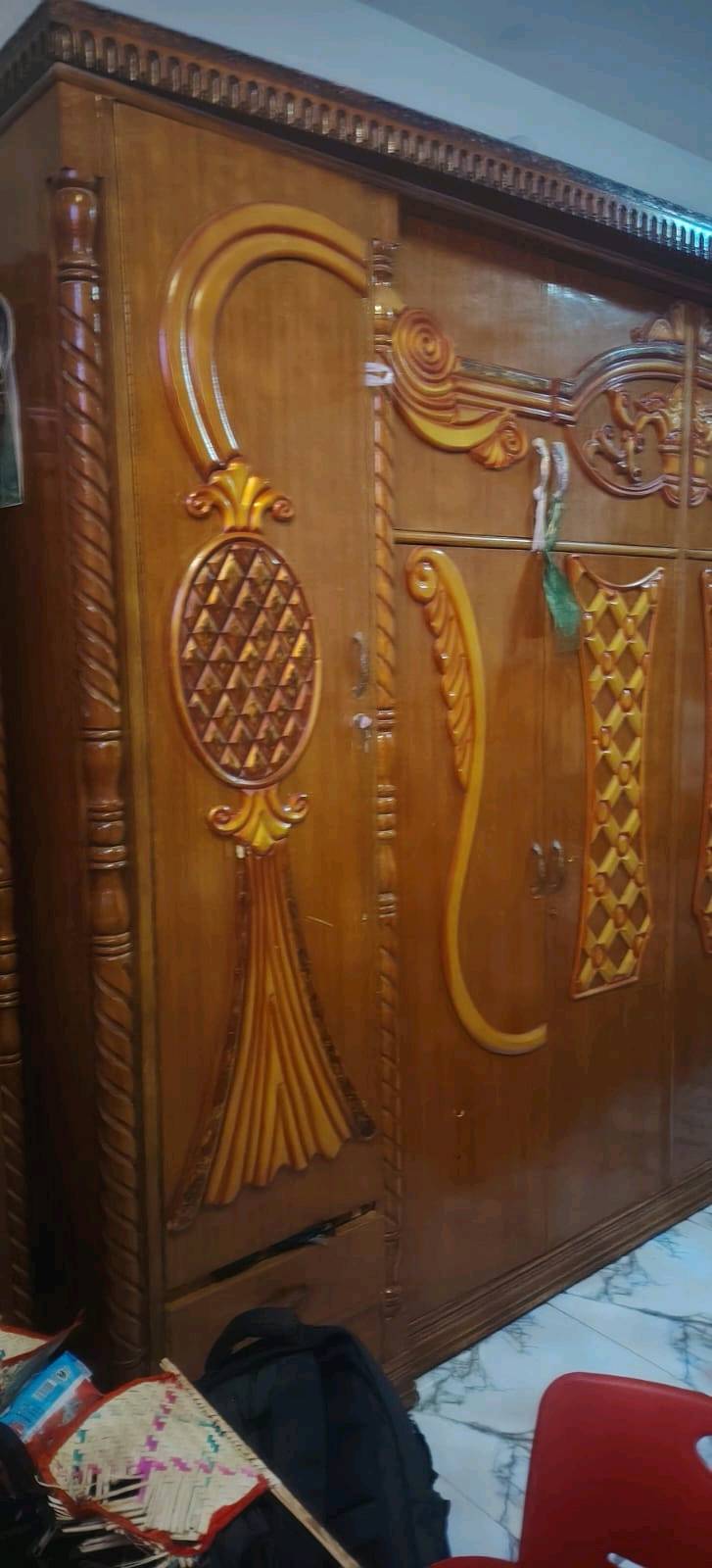 غرفة نوم عراقية • سبلت • للبيع