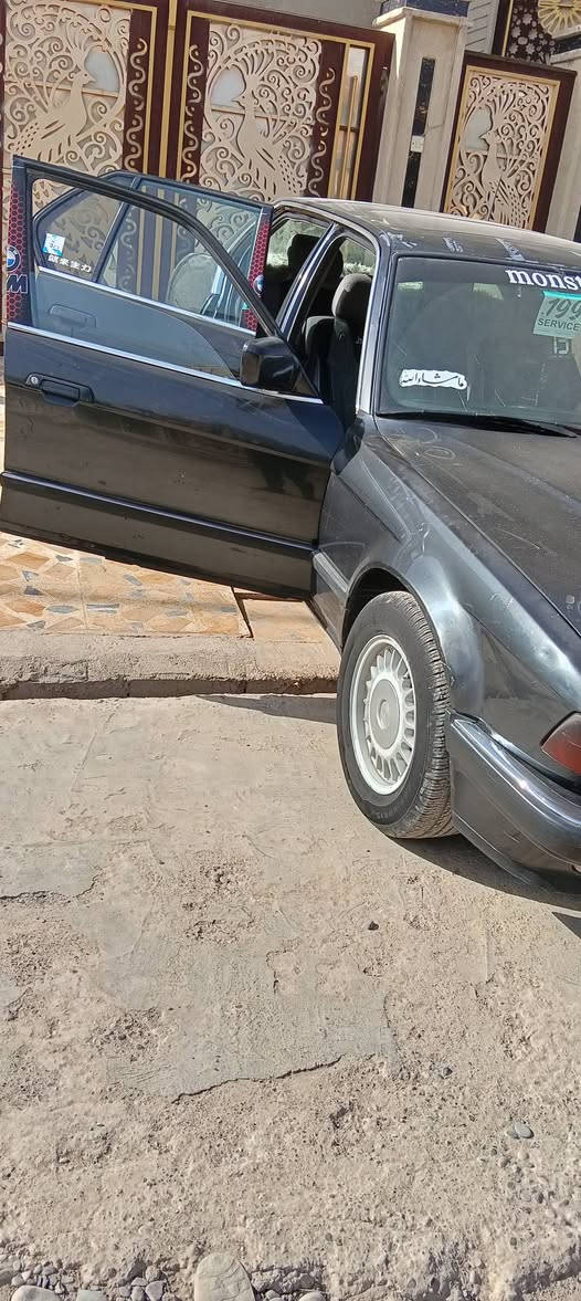 سلام عليكم 735i  موديل 91 بسمي سنوية الئ 2030 محرك بداية رخاوه وطخم امام تعبان   تبريد تادفئه شغال كهربائيات كلها شغالة  سعر 45 وبيها مجال   *********** مكاني موصل كاربون بانزين الكتروني
