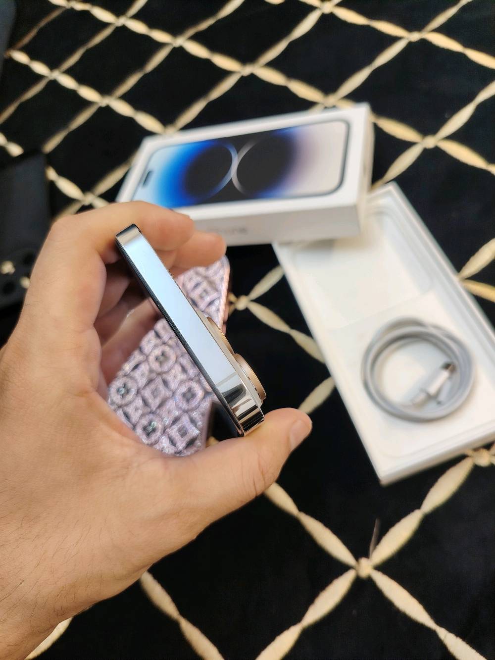 ايفون 14 برو ماكس ١٢٨ بطاريه ٧٨ نضيف حيل وتر بروف ملحقات كامله كيبل عدسات لزكه /حافضه سعره 740 الف عنواني بغداد الدوره ***********