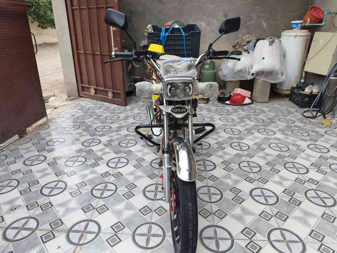 سيفان • ٢٠٠ • موديل ٢٥