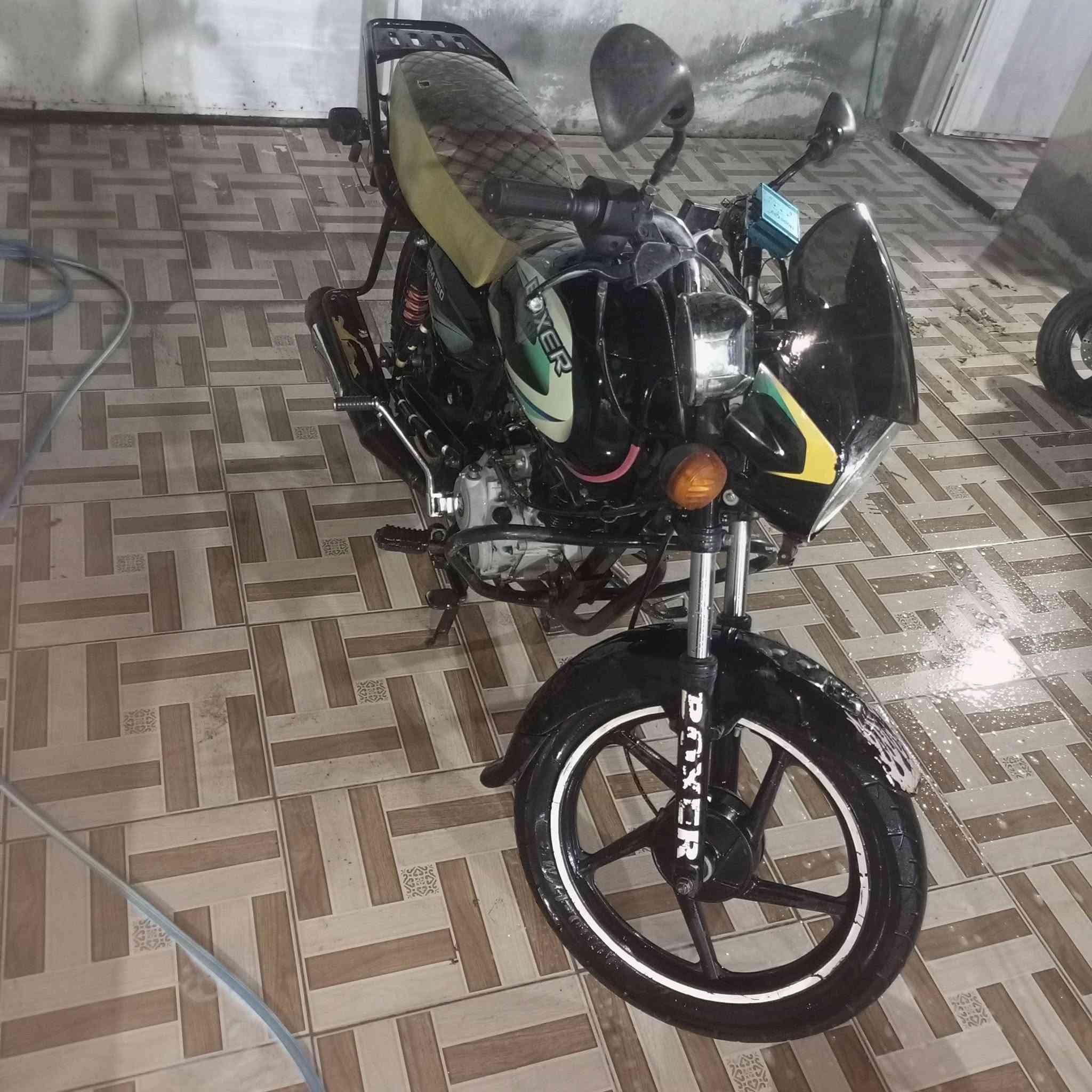 سلام عليكم بوكسر موديل 2020  دراجه كفالة عامه مرقم رقم نكليزي  تحويل ثاني يوم   كلشي شغال اي نقص ما بيها سعر 1400  وبيها مجال   مكان ديالى بعقوبة تقاطع لمرور ستفسار علا  رقم *********** او خاص

