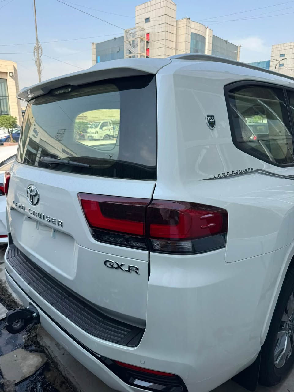 لاندكروزر GXR • ٢٠٢٦ • عداد صفر