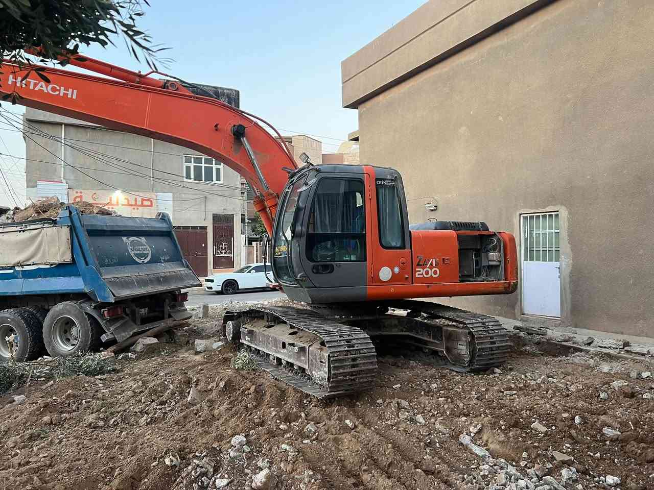 حفارة هيتاشي 2006 رقم واسط انكليزي بسمي سنويه 2031  كفاله عامه السعر 275 العنوان كركوك ***********
